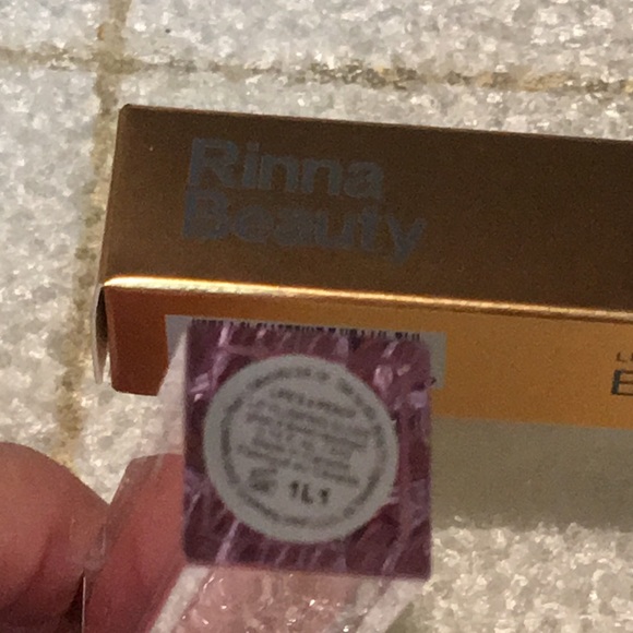 NWT “Rinna Beauty”Plumping Lip Gloss - Picture 3 of 5